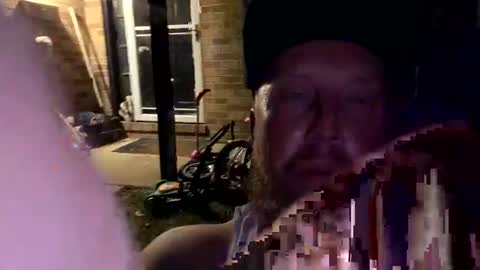 Snapshot of tommygunz62 chatting on September 14, 2:33 am tommygunz62 online show from September 14, 2:33 am