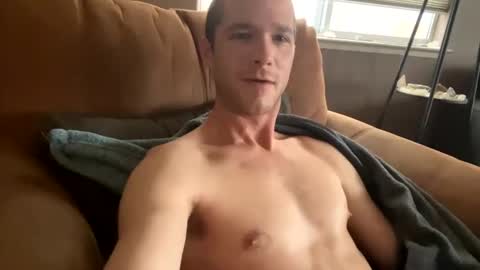 Snapshot of tommygunzsolo chatting on December 1, 4:51 pm tommygunzsolo online show from December 1, 4:51 pm