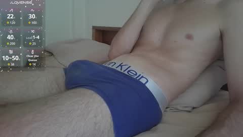 Snapshot of tommyshe1by chatting on March 1, 7:10 am tommyshe1by online show from March 1, 7:10 am