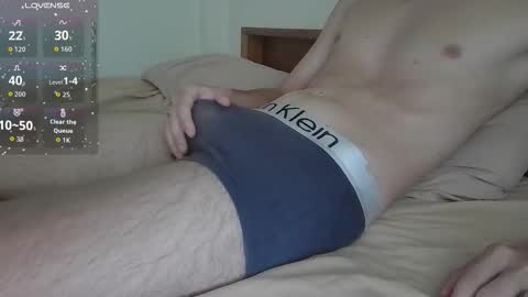 Snapshot of tommyshe1by chatting on March 3, 7:25 am tommyshe1by online show from March 3, 7:25 am