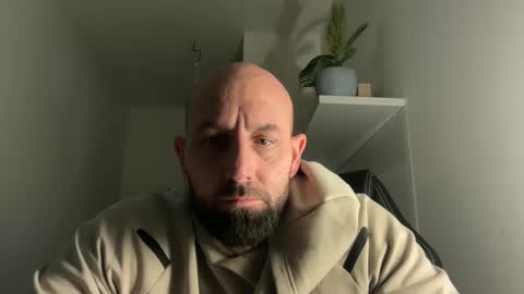 Thomas Fit online show from October 12, 4:50 pm