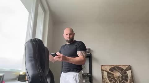 Thomas Fit online show from May 15, 10:11 am