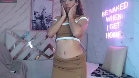 Snapshot of tomoe_b chatting on January 15, 3:33 am leyla online show from January 15, 3:33 am