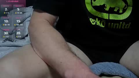 Snapshot of tomwilles1 chatting on December 14, 4:45 pm Tom online show from December 14, 4:45 pm