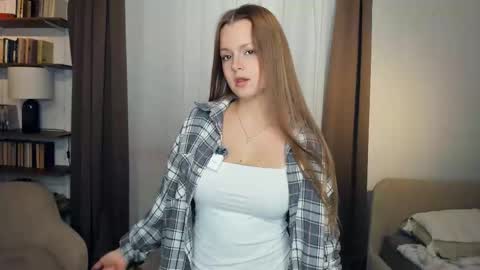 Snapshot of tonka_love chatting on October 25, 7:38 am Alice online show from October 25, 7:38 am