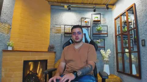 Snapshot of tonny_ferrer chatting on October 24, 5:04 am Tonny  online show from October 24, 5:04 am