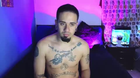 Snapshot of tony_and_sophia chatting on October 22, 11:10 am Sophia Tony online show from October 22, 11:10 am