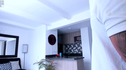 tony muscle1 online show from December 13, 5:21 pm