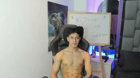 tony_petrov online show from October 10, 5:06 am