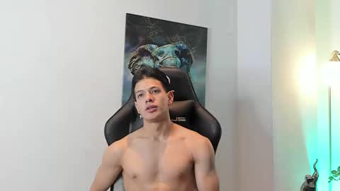 tony_petrov online show from November 23, 4:45 am