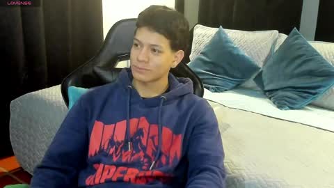 tony_petrov online show from June 5, 5:58 am