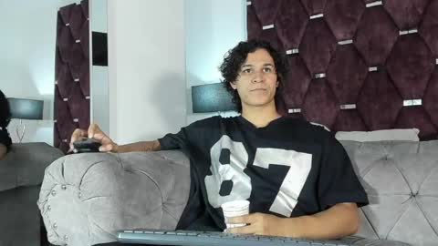 Snapshot of tonybenedetti chatting on April 15, 8:20 pm Tony Benedetti online show from April 15, 8:20 pm