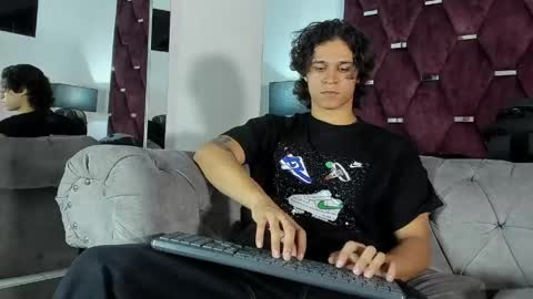 Snapshot of tonybenedetti chatting on April 16, 9:04 pm Tony Benedetti online show from April 16, 9:04 pm