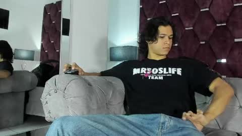 Snapshot of tonybenedetti chatting on April 19, 7:49 pm Tony Benedetti online show from April 19, 7:49 pm
