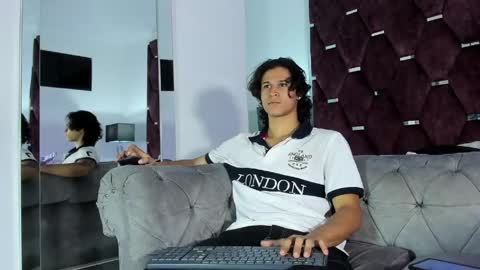 Snapshot of tonybenedetti chatting on April 24, 8:22 pm Tony Benedetti online show from April 24, 8:22 pm