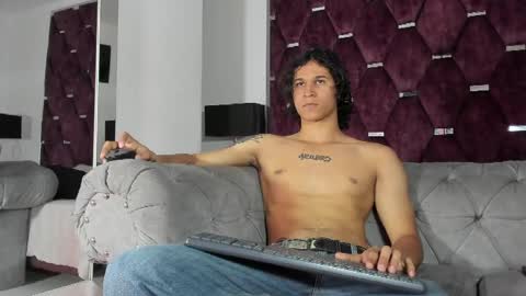 Snapshot of tonybenedetti chatting on May 9, 8:36 pm Tony Benedetti online show from May 9, 8:36 pm