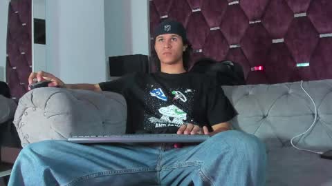 Snapshot of tonybenedetti chatting on May 14, 9:32 pm Tony Benedetti online show from May 14, 9:32 pm