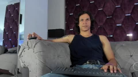 Snapshot of tonybenedetti chatting on May 20, 8:15 pm Tony Benedetti online show from May 20, 8:15 pm
