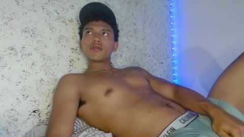 Snapshot of tonydesire_ chatting on April 11, 8:13 pm tonydesire_ online show from April 11, 8:13 pm