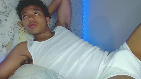 Snapshot of tonydesire_ chatting on April 16, 10:12 pm tonydesire_ online show from April 16, 10:12 pm