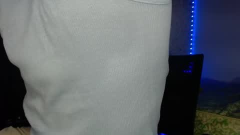 Snapshot of tonydesire_ chatting on April 19, 9:06 pm tonydesire_ online show from April 19, 9:06 pm
