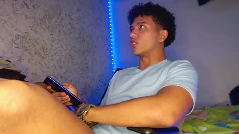 Snapshot of tonydesire_ chatting on April 26, 7:55 pm tonydesire_ online show from April 26, 7:55 pm