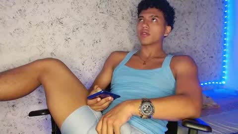 Snapshot of tonydesire_ chatting on May 5, 7:33 pm tonydesire_ online show from May 5, 7:33 pm
