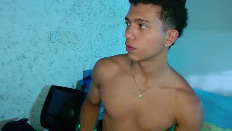 tonydesire_ online show from June 24, 9:58 pm