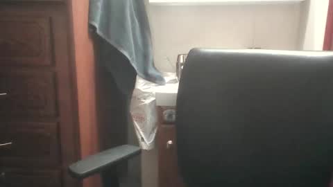 Snapshot of tonytigersex chatting on February 8, 3:43 am tonytigersex online show from February 8, 3:43 am