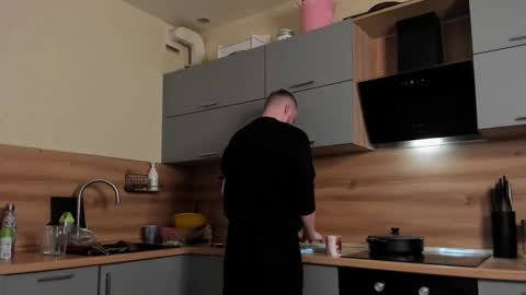 Snapshot of toohornyserj chatting on November 7, 9:15 pm toohornyserj online show from November 7, 9:15 pm