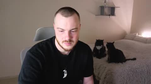 Snapshot of toohornyserj chatting on March 12, 8:26 pm toohornyserj online show from March 12, 8:26 pm