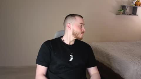 Snapshot of toohornyserj chatting on March 18, 8:01 pm toohornyserj online show from March 18, 8:01 pm