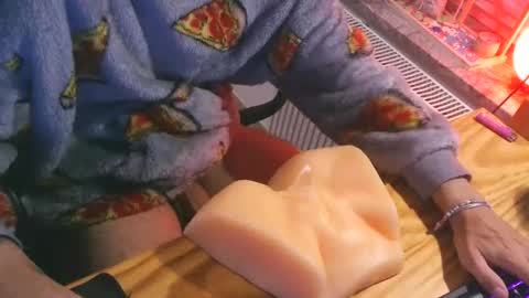 toohugeandstonedxoxo online show from September 22, 11:51 pm