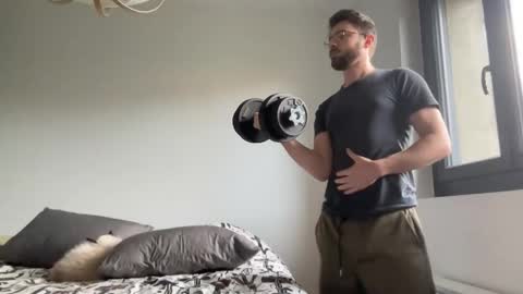 Tom online show from April 5, 3:53 pm