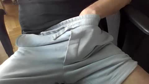 tooooom000 online show from May 19, 8:42 am