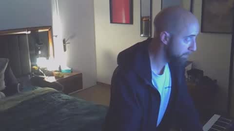 tootsybird online show from April 12, 3:55 am