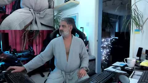 topalphaboss online show from October 23, 7:40 am