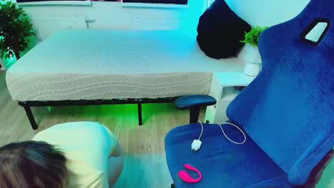 Snapshot of topcranberry chatting on October 11, 7:07 am topcranberry online show from October 11, 7:07 am