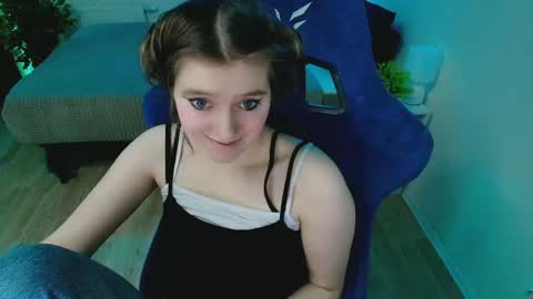 topcranberry online show from May 15, 1:34 am