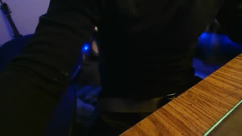 topplesstable18075 online show from December 3, 2:41 am