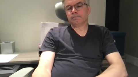 Snapshot of topspin69 chatting on December 5, 3:37 am topspin69 online show from December 5, 3:37 am