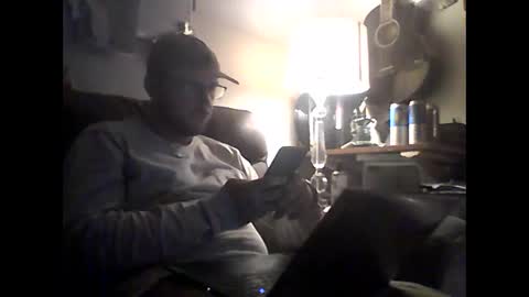 Snapshot of topsykrit_j chatting on December 12, 4:15 am topsykrit_j online show from December 12, 4:15 am