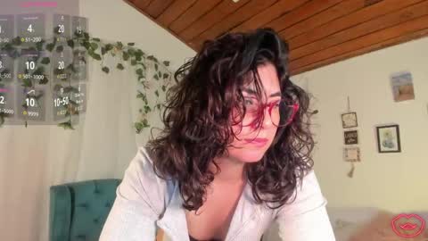 tori_just online show from June 1, 1:35 pm