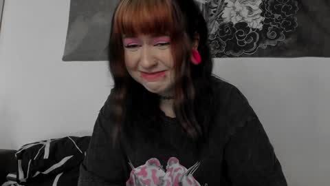 Snapshot of toriayun0 chatting on December 6, 11:14 pm your personal gothic girl check it    online show from December 6, 11:14 pm