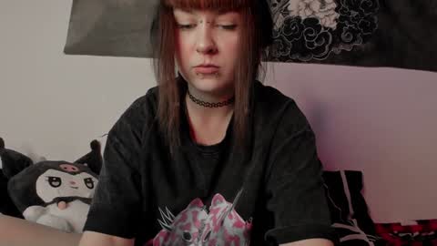 Snapshot of toriayun0 chatting on December 14, 12:22 am your personal gothic girl check it    online show from December 14, 12:22 am