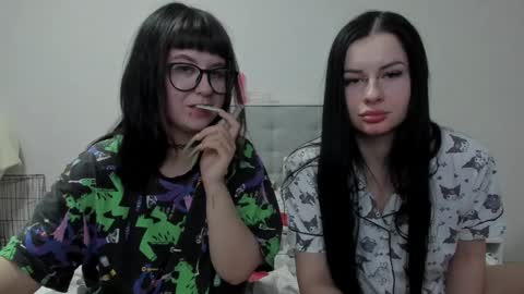 Snapshot of toriayun0 chatting on January 3, 10:40 pm your personal gothic girl check it    online show from January 3, 10:40 pm