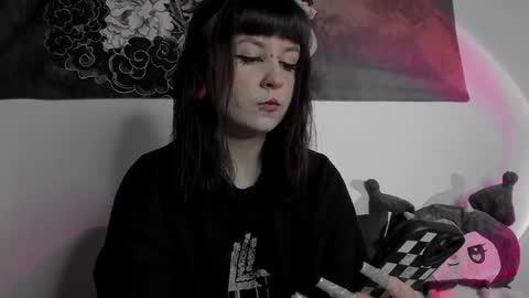 Snapshot of toriayun0 chatting on January 13, 9:52 pm your personal gothic girl check it    online show from January 13, 9:52 pm