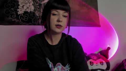 Snapshot of toriayun0 chatting on January 15, 8:48 pm your personal gothic girl check it    online show from January 15, 8:48 pm