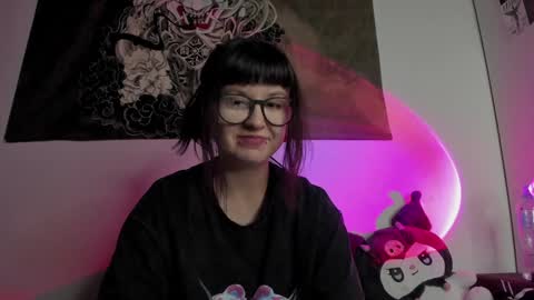 Snapshot of toriayun0 chatting on January 16, 10:23 pm your personal gothic girl check it    online show from January 16, 10:23 pm