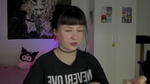 Snapshot of toriayun0 chatting on January 20, 9:32 pm your personal gothic girl check it    online show from January 20, 9:32 pm